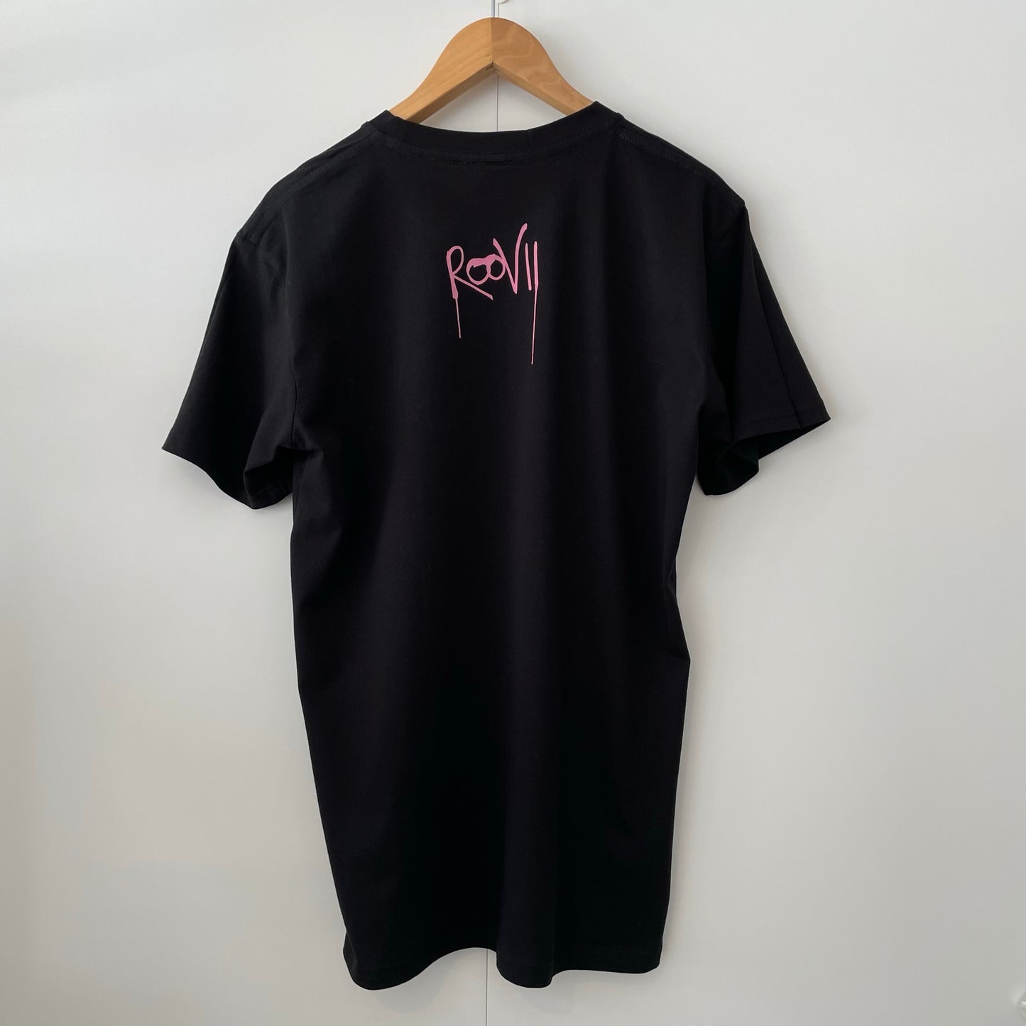 It's good to be hungry (pink on black)